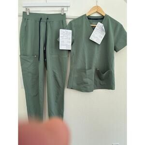 NWT Fabletics Womens XS Tall On Call Scrub Joggers & Method Top Sage READ